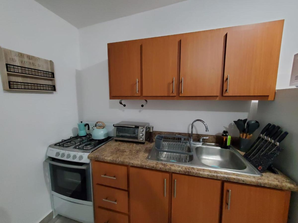 Aguadilla Sunrise Apt With Ac Wifi 8 Minute Walk From Crashboat Beach Екстер'єр фото